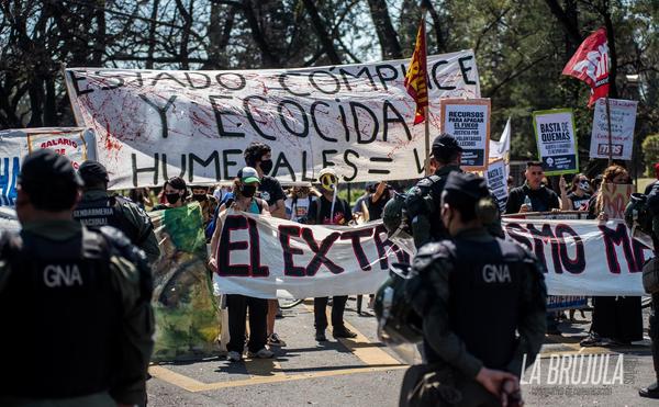 UNA “BIENVENIDA” A PURO HUMO