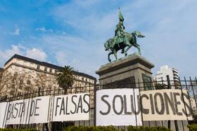 Concentración y Marcha hacia el Monumento contra el acuerdo con China por la instalación de granjas porcinas y Ley de humedales